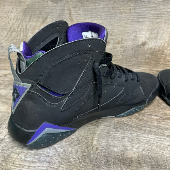 Size 11- Jordan 7 Retro Bucks Away, Ray Allen 2019 - Picture 9 of 14